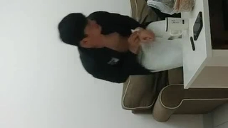 极品美臀女技师 长相甜美按摩调情 脱下黑丝手指摸穴 翘起双腿舔逼 翘屁股后入套子掉了内射