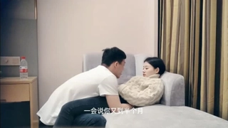 白絲無毛逼風騷女友露臉顏值不錯伺候小哥跟小哥舌吻上位抽插爆草讓小哥吃奶子用道具玩逼好多淫水真刺激