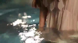 牛仔短裤腿上纹身大奶妹 穿上全套情趣装继续第二炮 掰穴舔逼足交调情 特写进出狂操