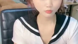嫖妓达人酒店约操丰满翘臀的年轻大学美女